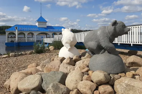 У Толгского монастыря теперь есть свои медведи
