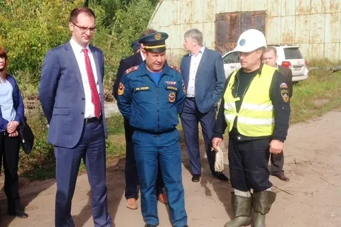 В Ярославле прошли учения по устранению последствий разлива нефтепродуктов в акватории Волги