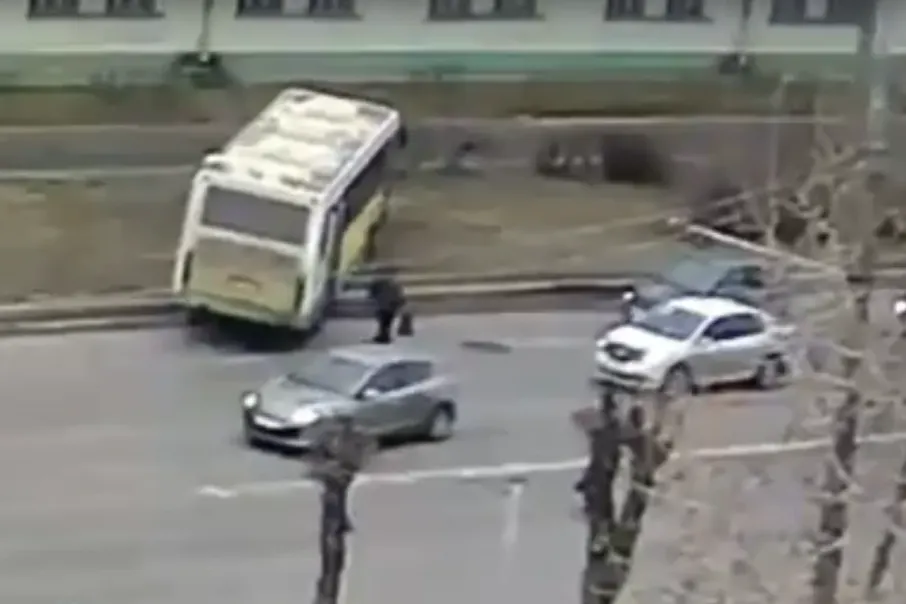 В Рыбинске пассажиров «сумасшедшего» автобуса спас товарищ водителя