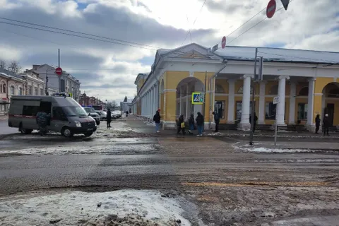В центре Ярославля полиция оцепила ресторан «Вкусно и точка»