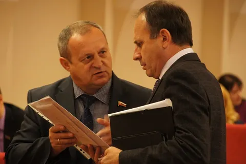 Александр Князьков: «В 2015 году расходы на содержание подразделений Правительства региона будут сокращены»