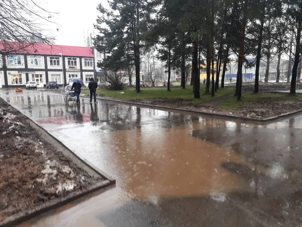 В Ярославле брагинский парк Победы асфальтируют в третий раз