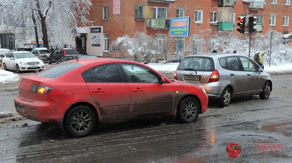 На дорогах Ярославля из-за снегопада произошло более 40 ДТП