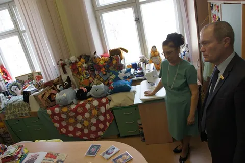 Депутаты Ярославской областной думы побывали в детском доме «Солнечный»