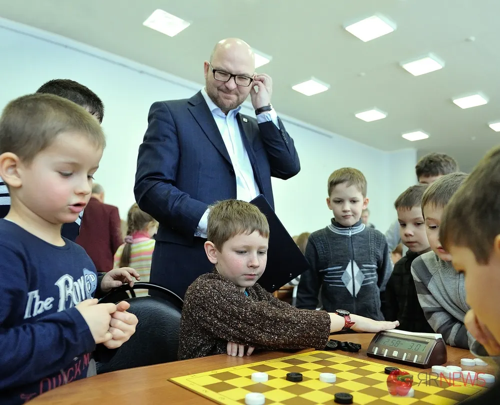 В Ярославле проходит Чемпионат и Первенство Центрального и Северо-Западного федеральных округов по русских шашкам. Фоторепортаж