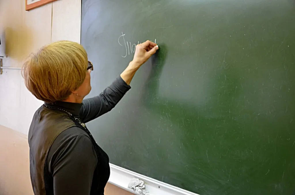 У ярославских учителей будет меньше бумажной работы