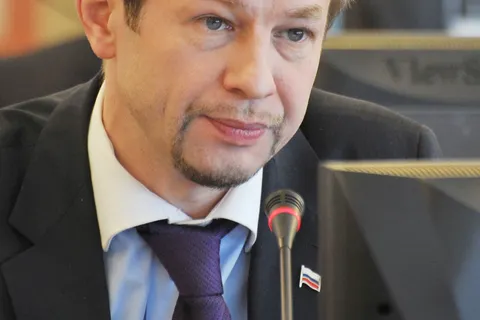 Приход мэра Ярославля на заседание муниципалитета был выполнен в жанре цирковой репризы. Фоторепортаж