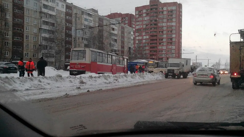 В Ярославле трамвай сошел с рельсов