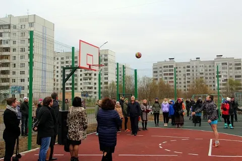 В Ярославле открылась новая многофункциональная спортивная площадка