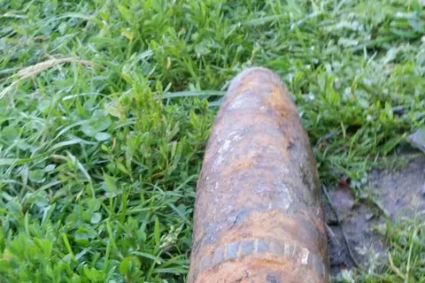В Ярославской области на приусадебном участке нашли артиллерийский снаряд