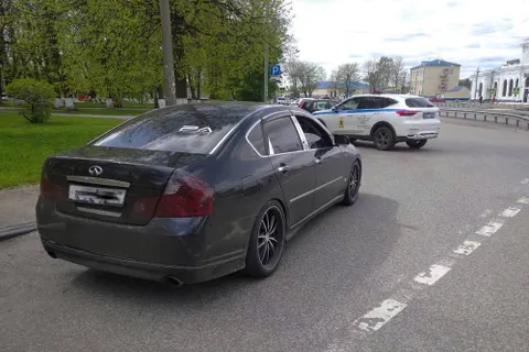 ГИБДД в Ярославле массово проверила тонировку на автомобилях