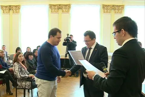 В Ярославле 145 молодых семей получили жилищные свидетельства