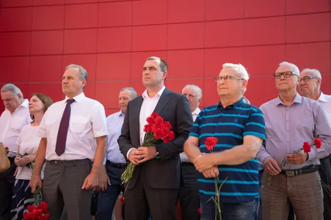 В Ярославле открыли мемориальную доску Евгению Заяшникову