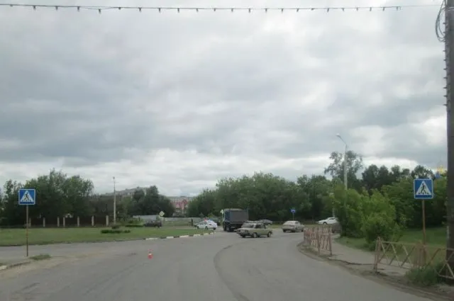 В Ярославле женщина на «зебре» попала под колеса грузовика