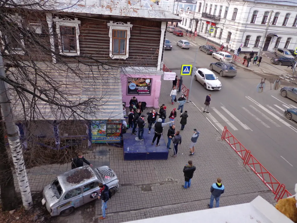 Болельщики «Спартака» начали громить Ярославль