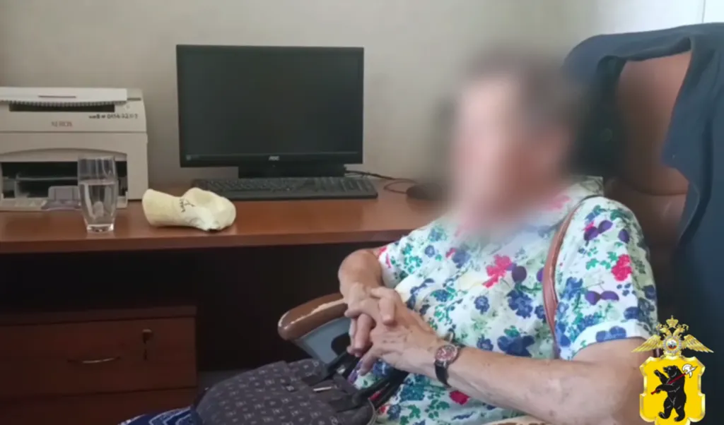 90-летняя бабушка из Ярославля пришла спасать миллион для мошенников