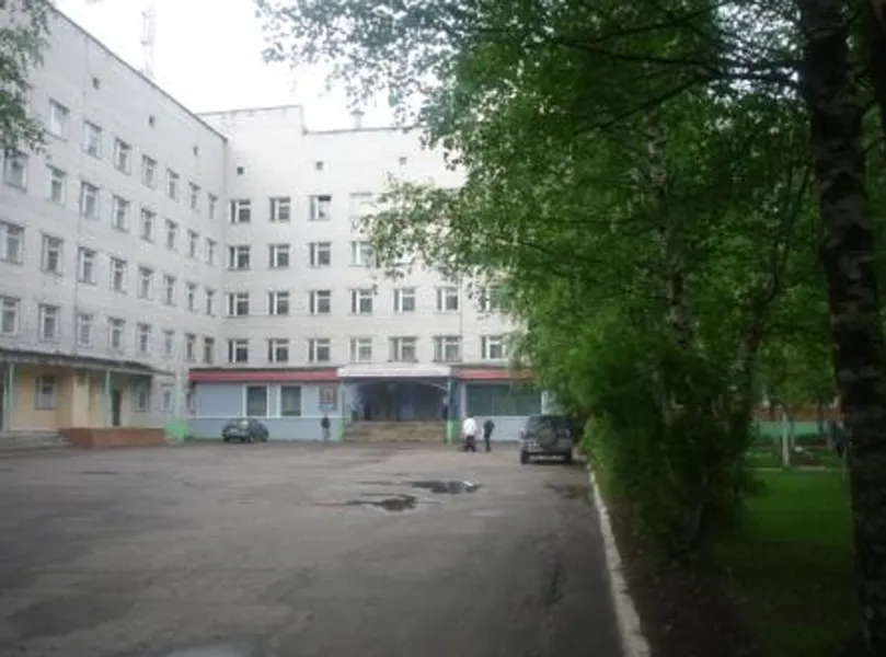 Пациентка тутаевской больницы выбросилась с четвертого этажа