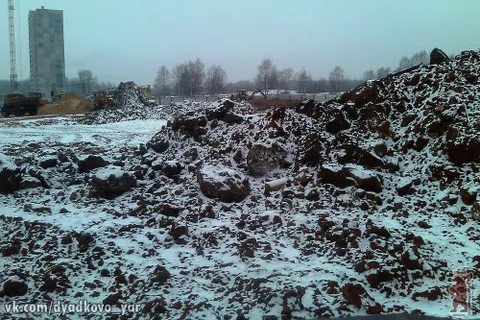 Во Фрунзенском районе Ярославля началось строительство аквапарка. С фото