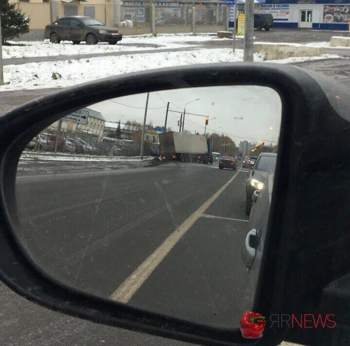 Погубил в ДТП молодую мать: в Ярославле судят водителя фуры