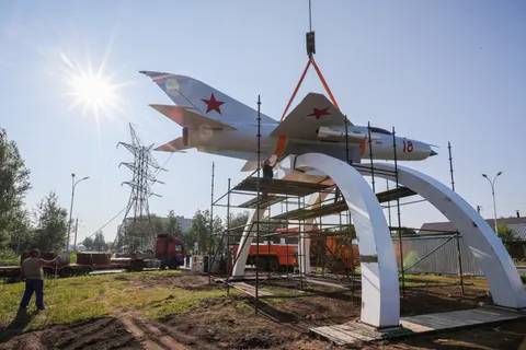 В Рыбинске установили самолёт-памятник