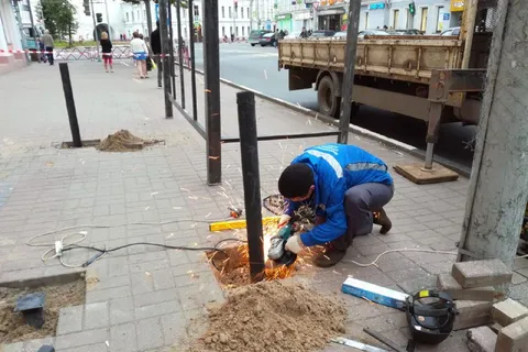 На улице Свободы в Ярославле смонтировали первую остановку нового образца