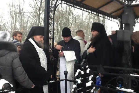 Два архиерея возглавили литургию в память архимандрита Павла Груздева