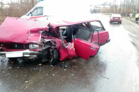 В Рыбинске водитель «ВАЗ-2104» устроил ДТП