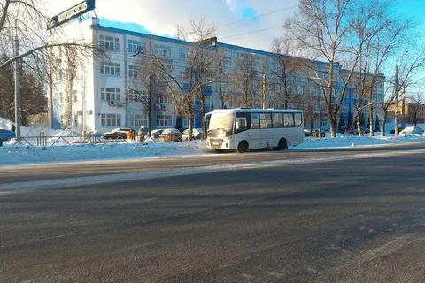 «Третий день стоит»: на дорогах Ярославля все больше брошенных автобусов