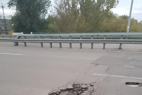 Пока в Ярославле ремонтируют один мост, начинает разваливаться второй