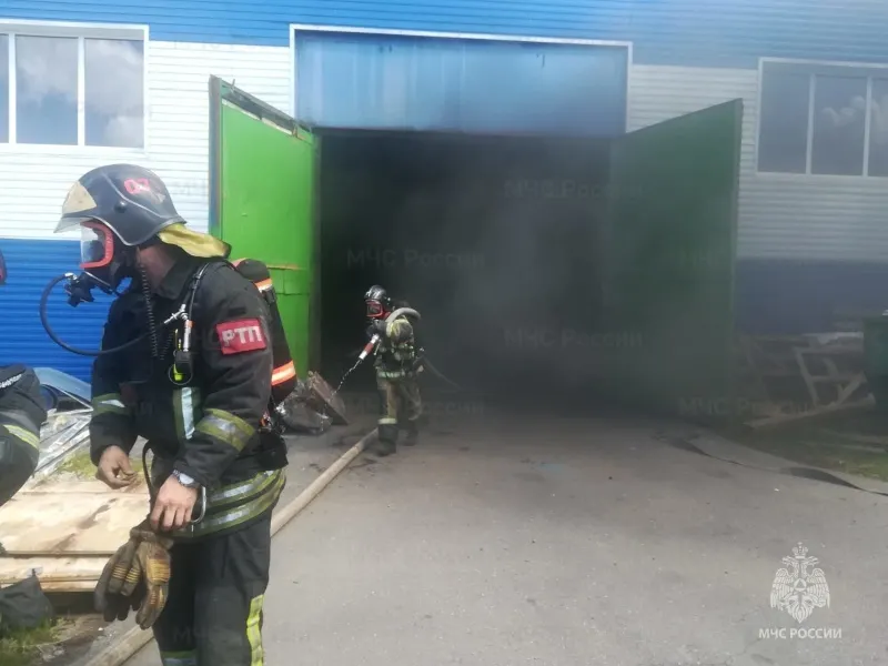 В Рыбинске горел цех металлоконструкций