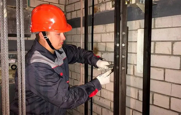 В ярославских домах, где меняют лифты, поставили видеокамеры 