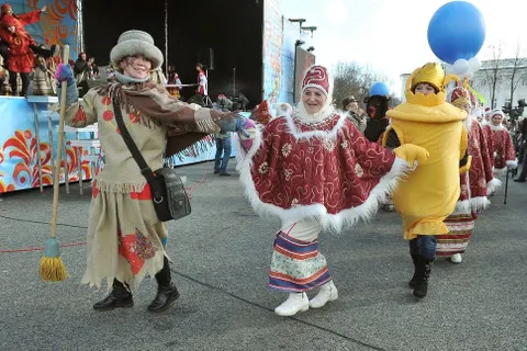 В Ярославле начали праздновать широкую Масленицу. Фоторепортаж