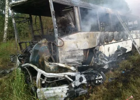 Под Тутаевом иномарка врезалась в автобус с пассажирами