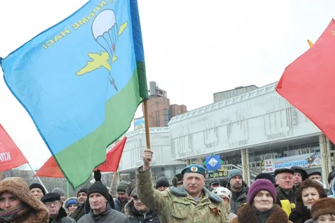 В Ярославле начали собирать деньги семьям погибших «Беркута» на Украине. Фоторепортаж