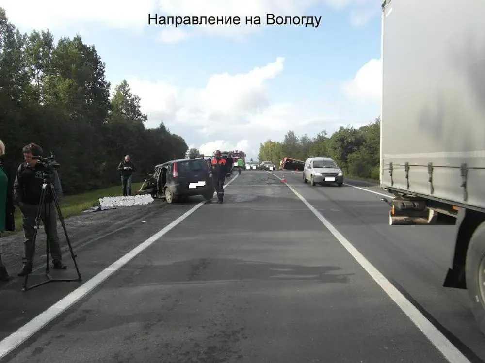 В Даниловском районе иномарка столкнулась с цистерной