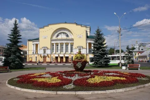 В Ярославле завершили работу по цветочному оформлению города