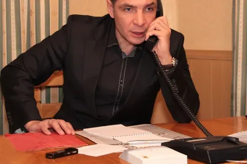 Председатель муниципалитета Ярославля Алексей Малютин принимает поздравления с днем рождения