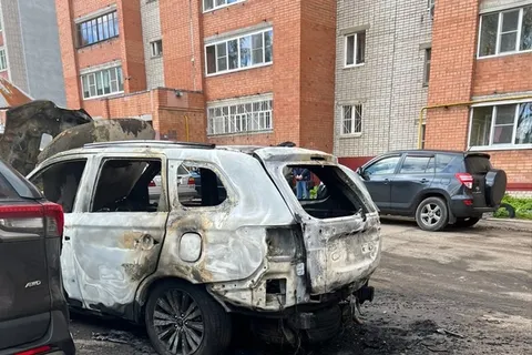 В Ярославле у помощника депутата от КПРФ сожгли машину