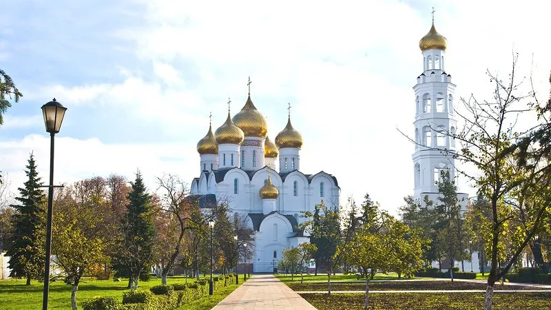Возле Успенского собора в Ярославле все-таки могут построить  колокольню