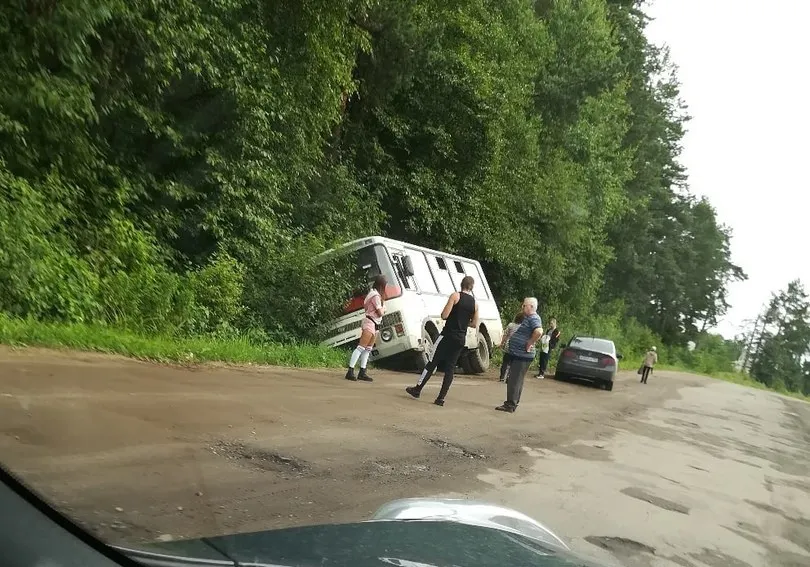 В Угличе рейсовый автобус попал в ДТП: есть пострадавшие