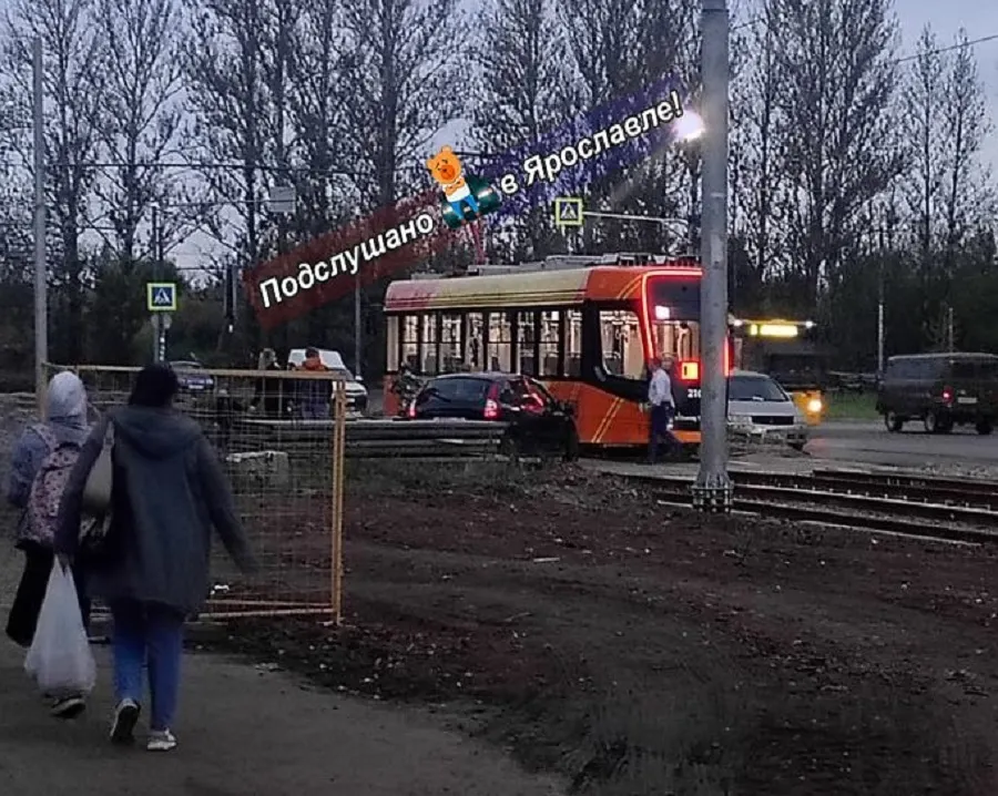 В Брагино зафиксировано первое ДТП с новым трамваем 