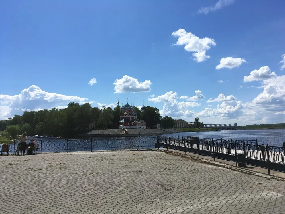 Ярославец спас упавшую в Волгу туристку