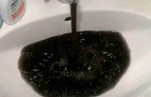У ярославцев из водопроводных кранов потек «ром с кока-колой»