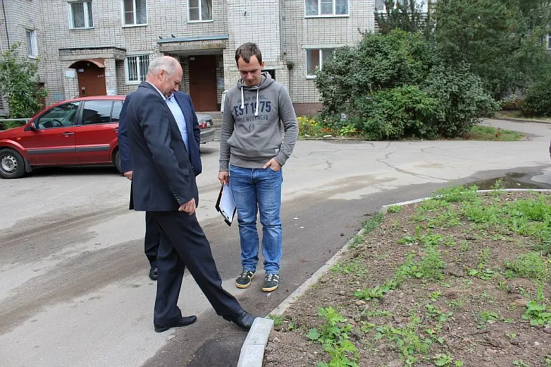 Ярославские власти контролируют ход благоустройства во дворах многоквартирных домов
