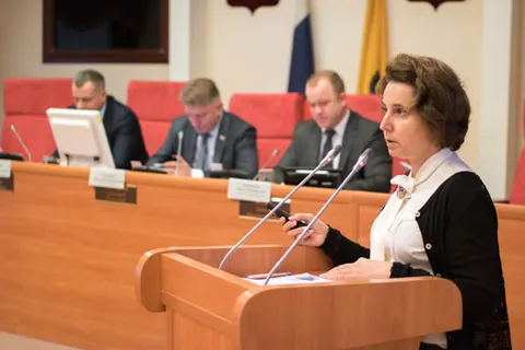 Депутатские полтора миллиарда против правительственных пятидесяти миллионов