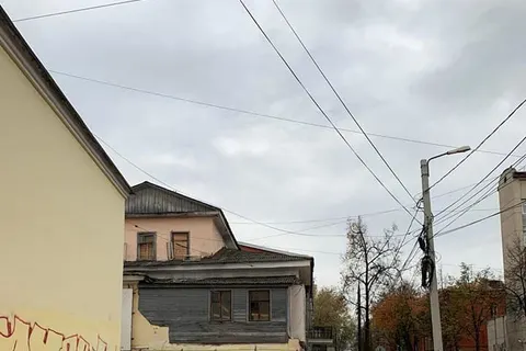 «Увидели удручающую картину»: улицу Пушкина в Ярославле снова раскрасили вандалы