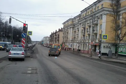 В Ярославле иномарка на пешеходном переходе сбила женщину