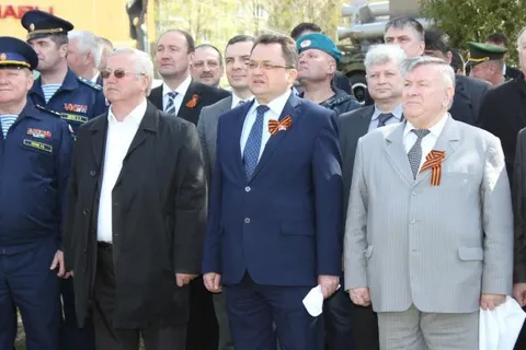 В Ярославле открыли памятник боевой машине десанта