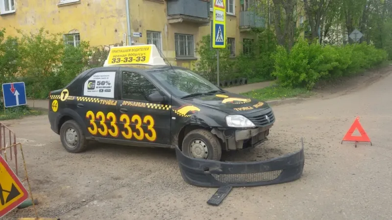 В Ярославле в ДТП попало такси