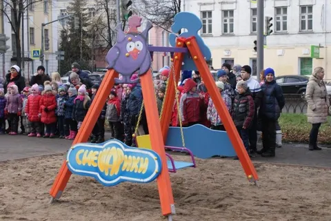 На Первомайском бульваре в Ярославле открылся новый детский городок